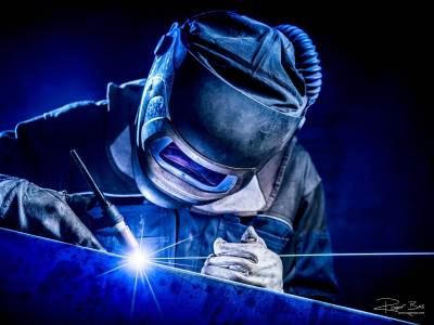 industriele-fotografie-tig-lasser-staalbewerking-hoge-resolutie-rogier-bos_original