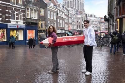 Democratie030-LR-5_original